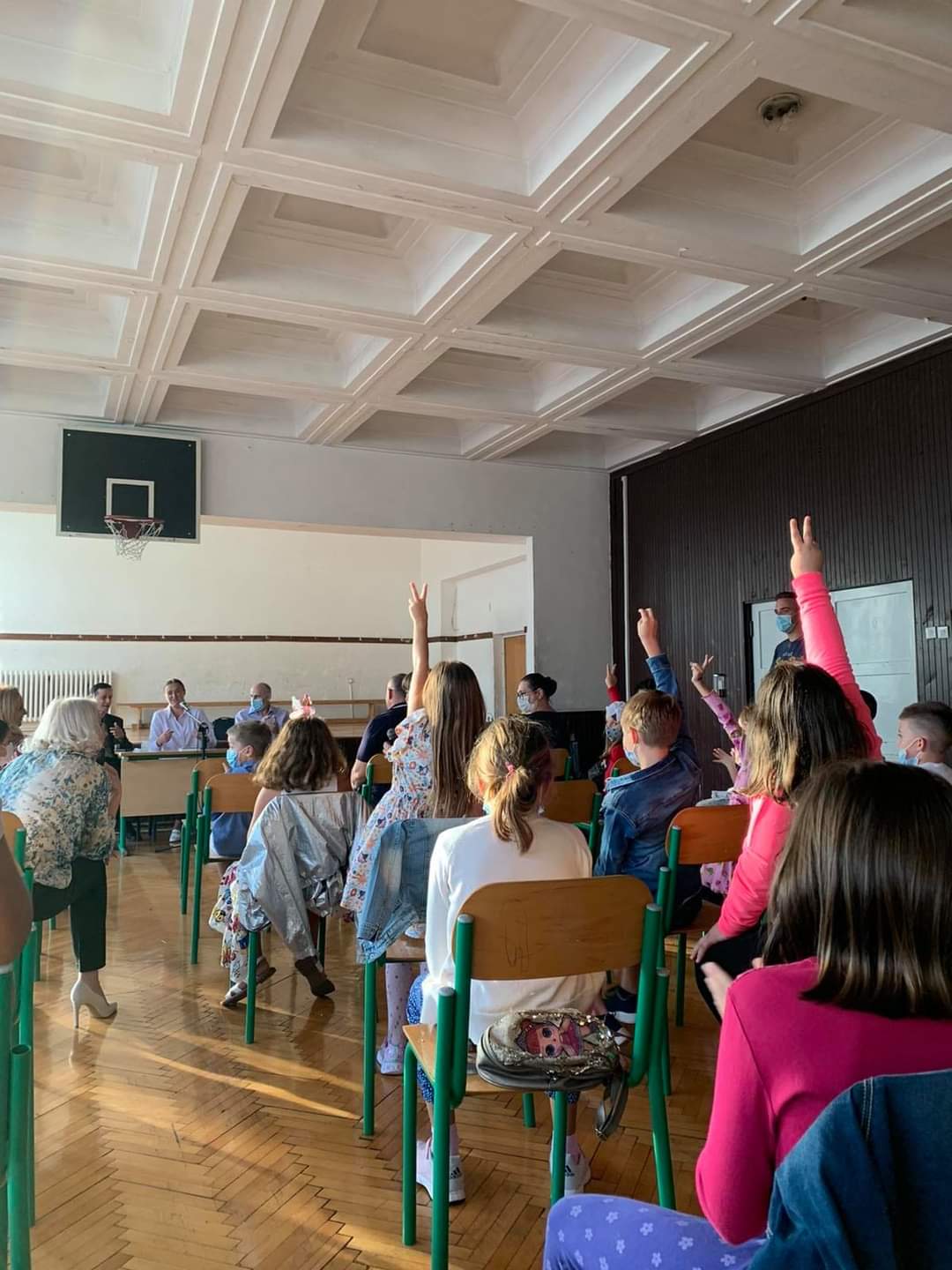 Мы польщены появлением в качестве гостя поэтессы Милицы Бакрач.