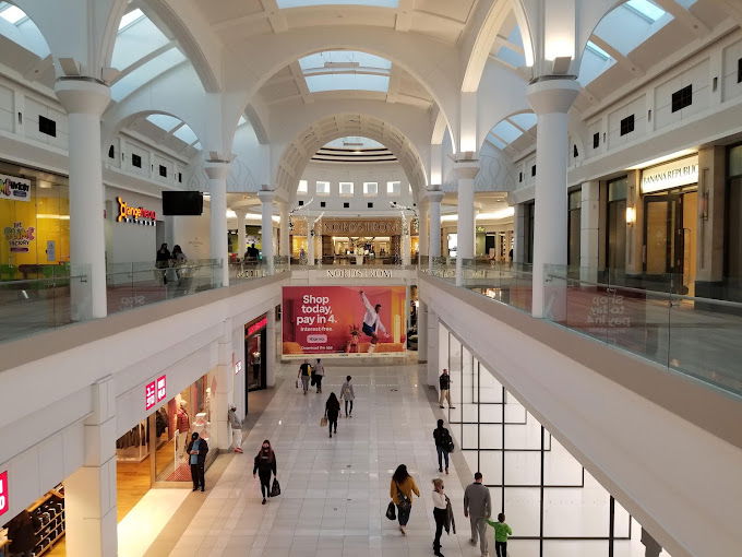Menlo Park Mall