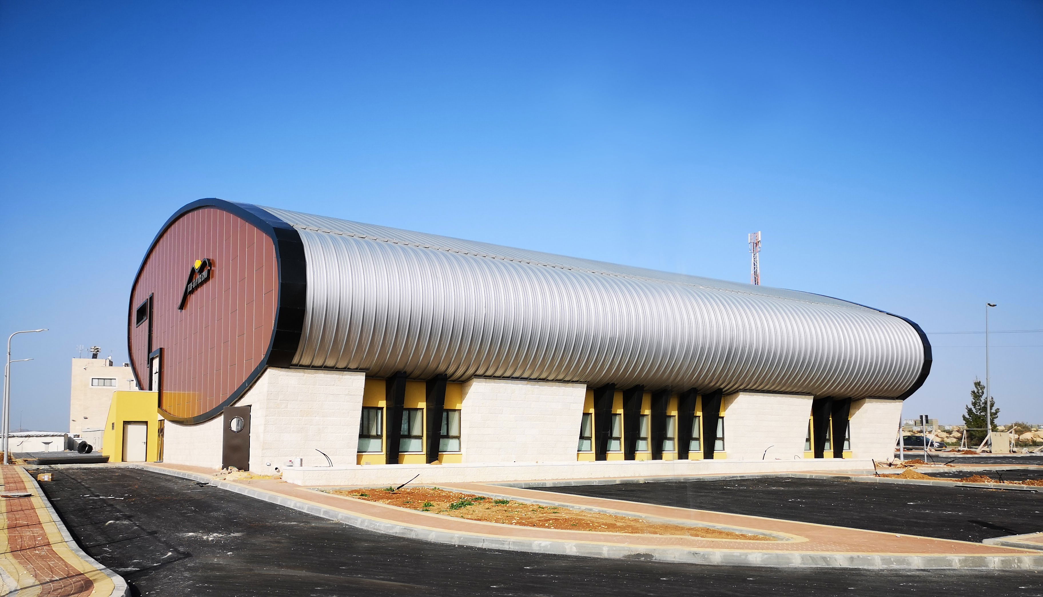 Strings - sports and culture hall