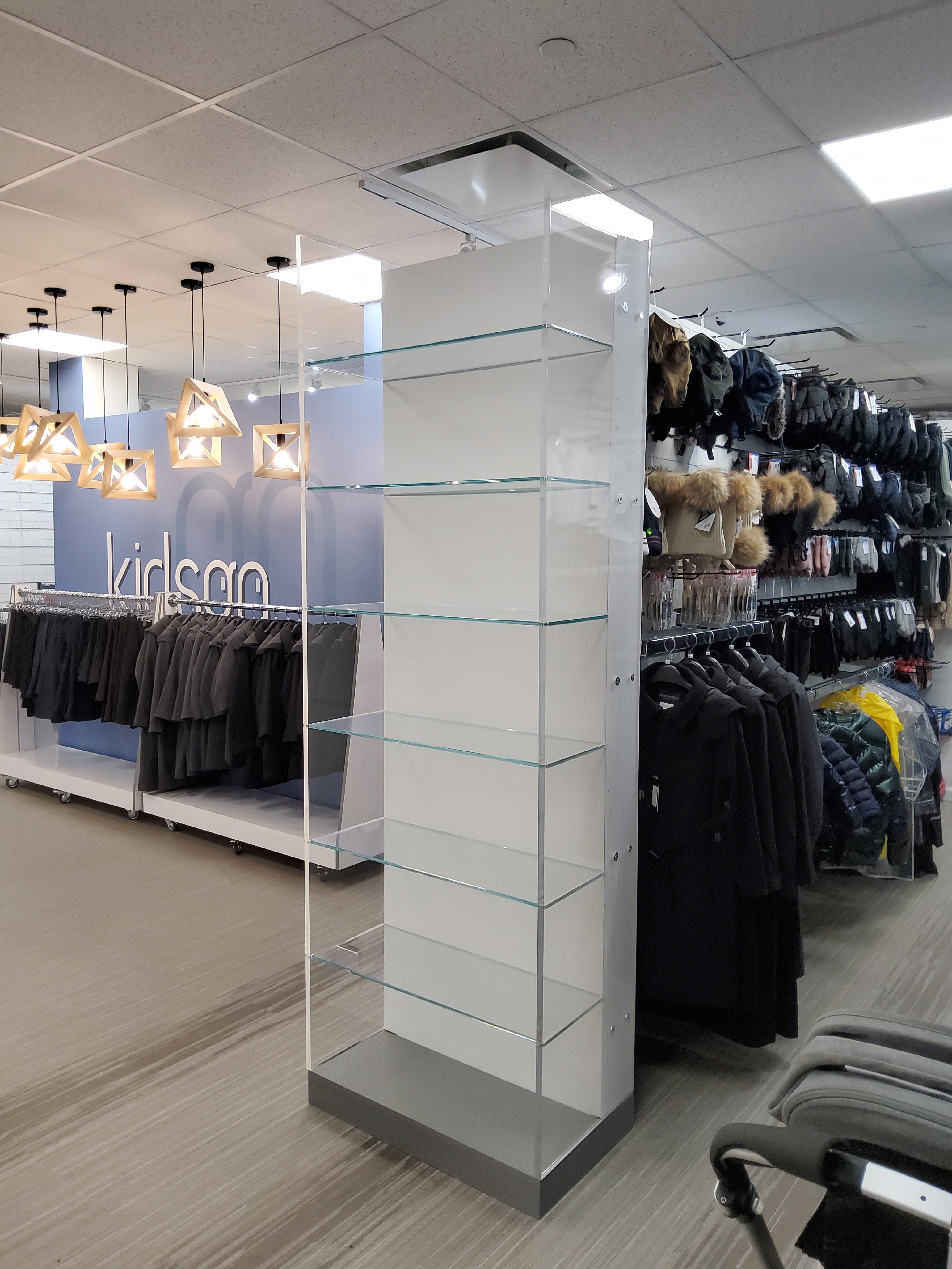 מדפי זכוכית בהתאמה אישית