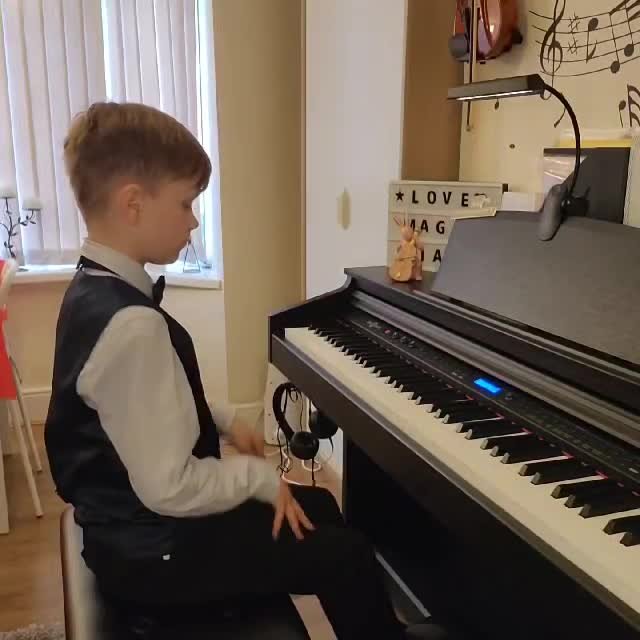 Joshua-  international piano Contest  : pianistii iepurasului thumbnail
