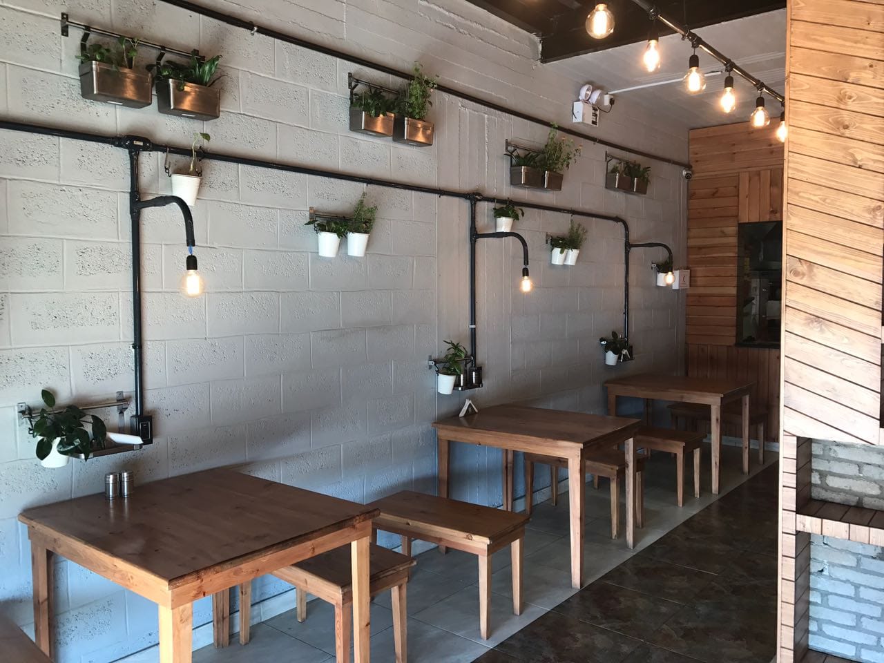 مطعم ليزوان للبيتزا والمعكرونة