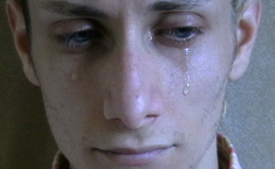 מתוך יצירת הווידאו של האמן אלכס מירוציו "דמעות יקרות ערך" 