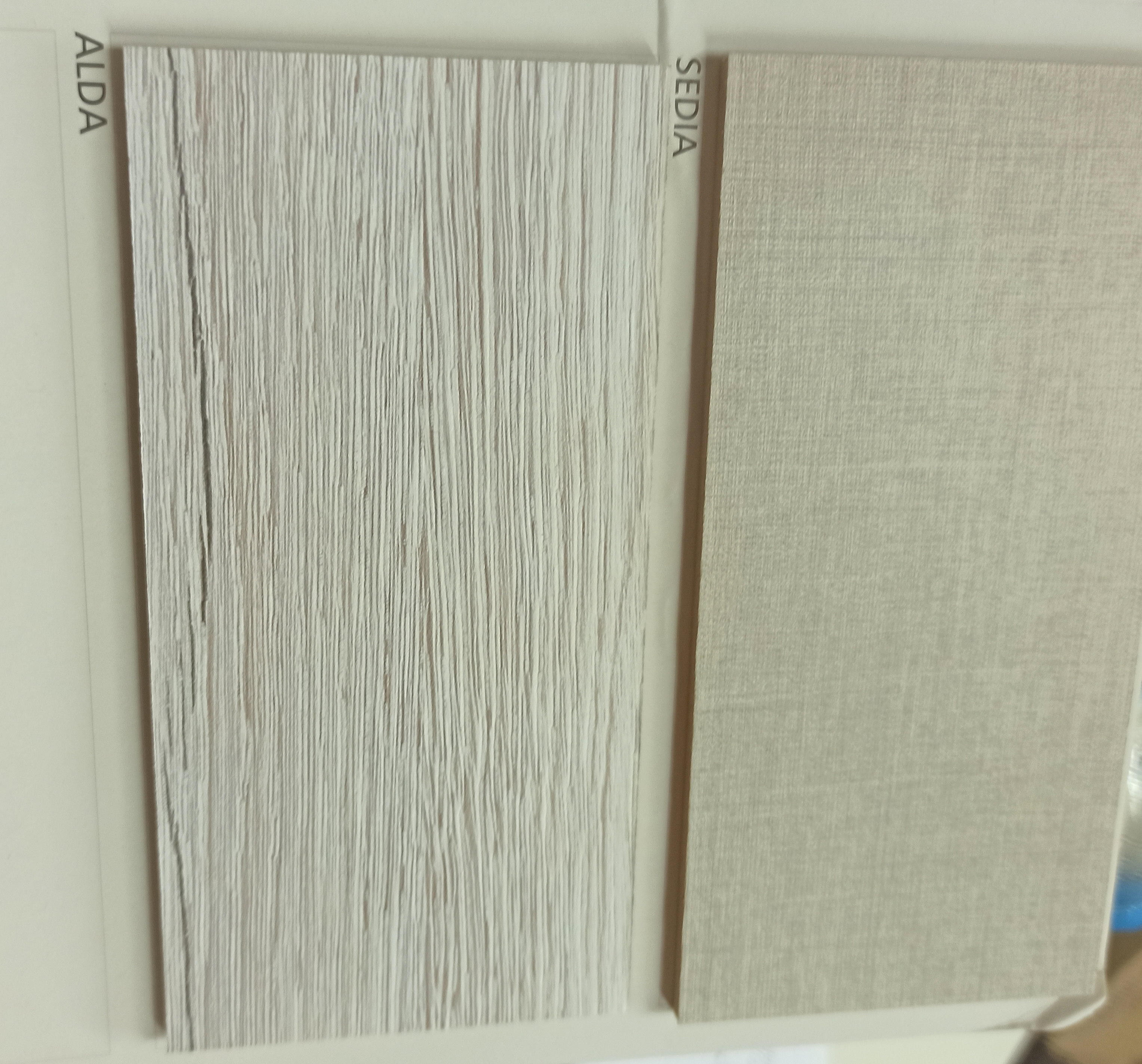 LAMINATE CHROMATOLOGY