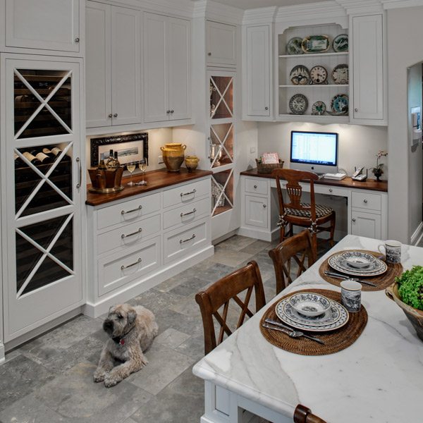 ENGLISCHER STIL IN WEISS