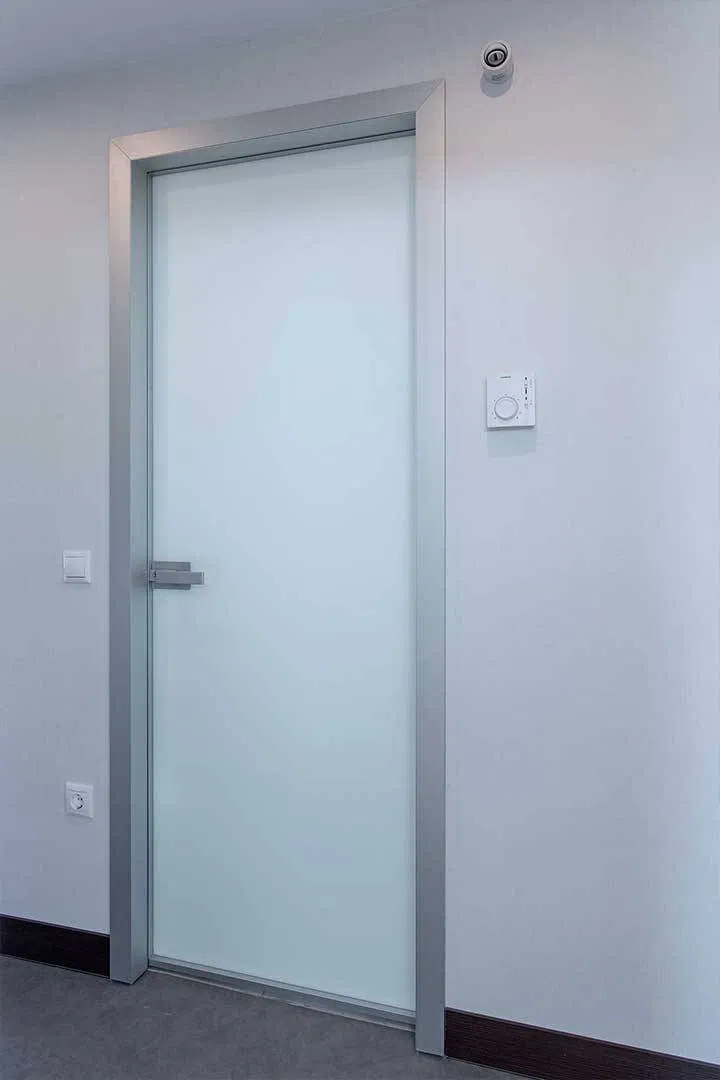 DOORS WITH SPECIAL CONSTRUCTION FOR GLASS