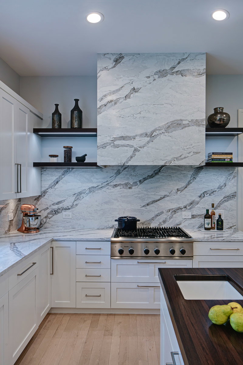 ANMERKUNGEN AUS MARMOR