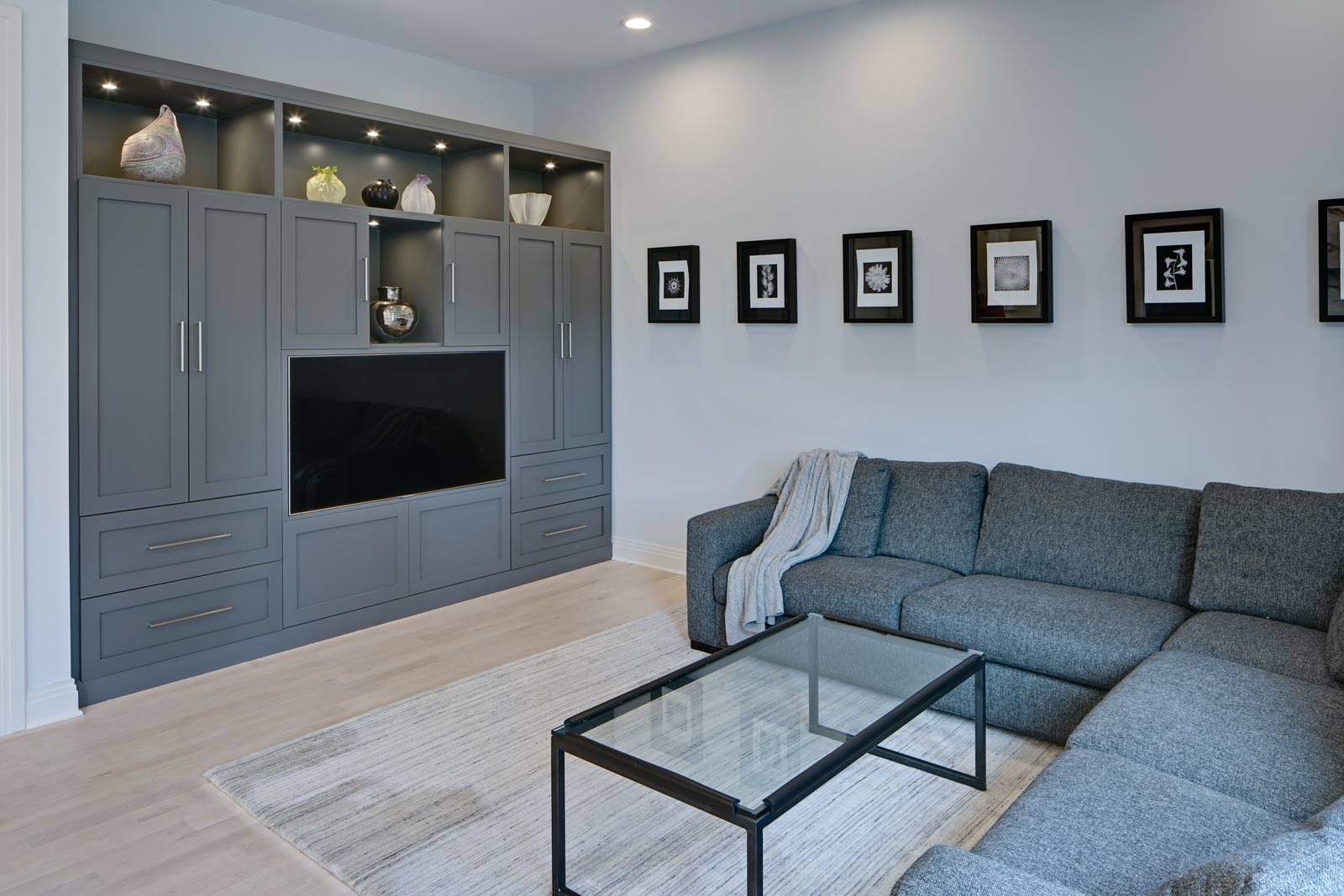 ANMERKUNGEN AUS MARMOR