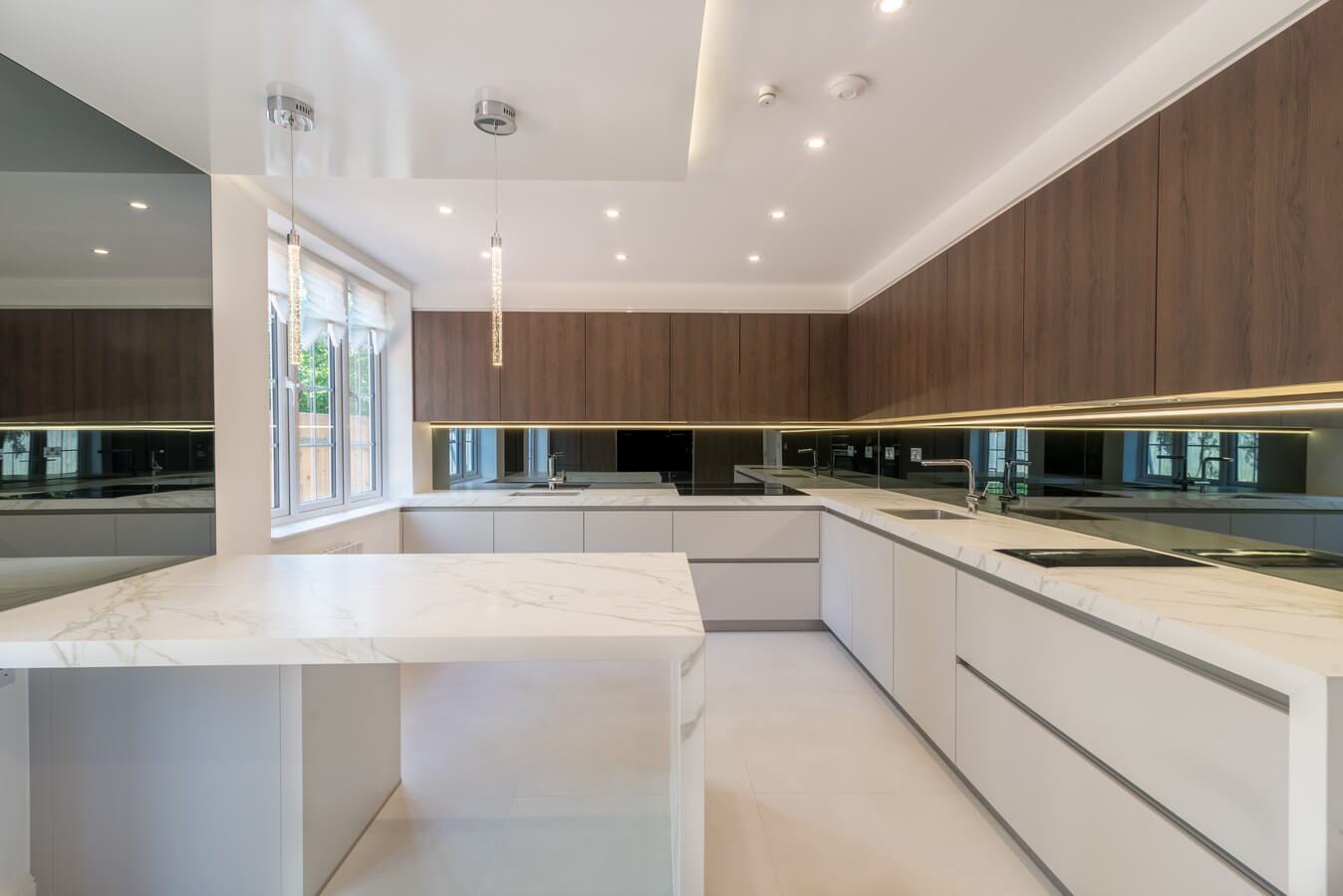 OAK, MARBLE & WHITE GLOSS