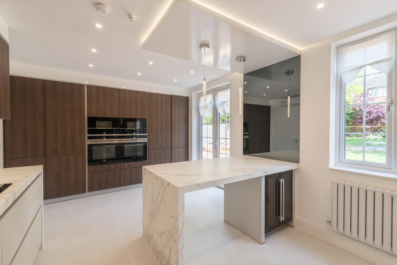 OAK, MARBLE & WHITE GLOSS