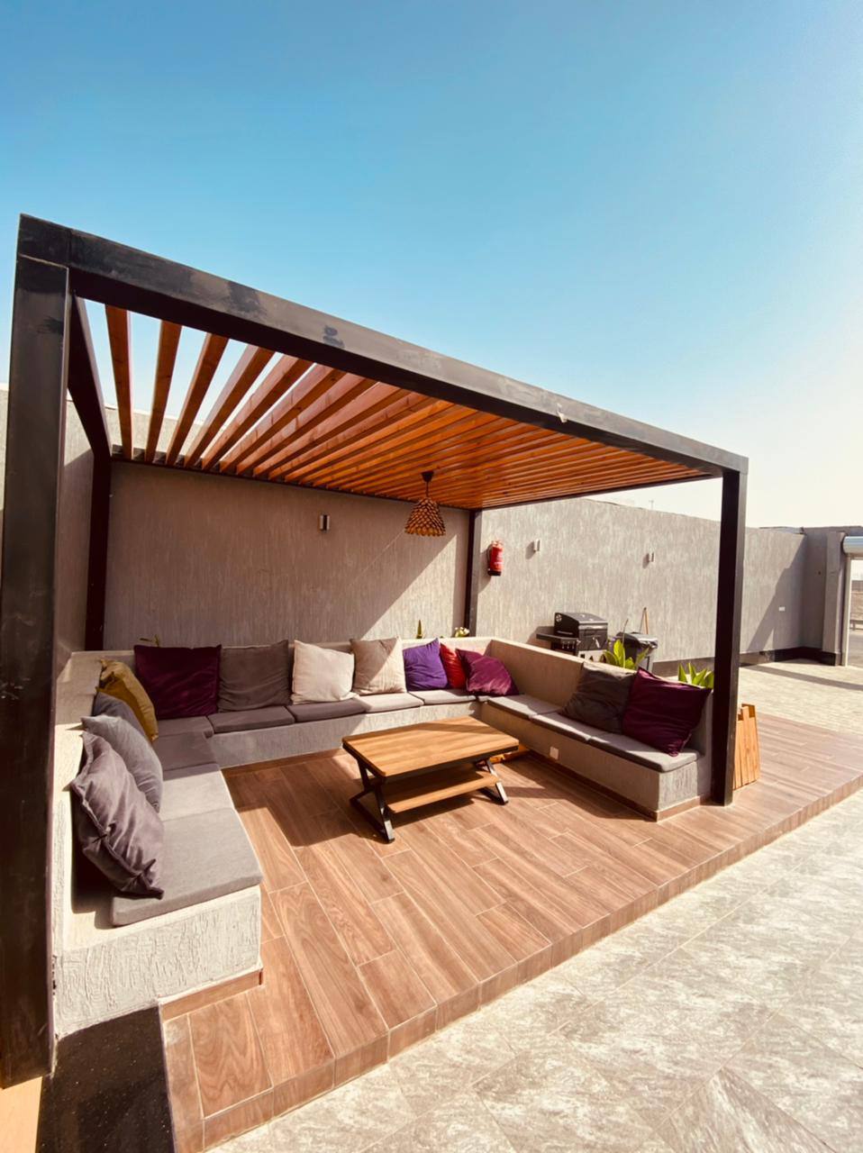 Rustic cottage with garden and pool view