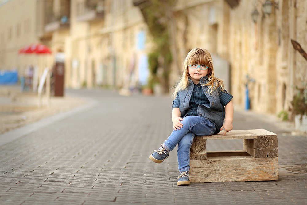 Age 3 how exciting! The moment when the little one turns into a little gerber, is told. And the hair?! At least we will have pictures as a souvenir.