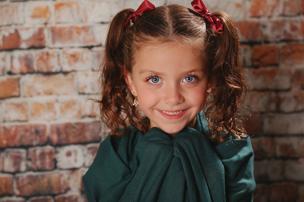 Fun and beautiful moments of childhood and family interaction!