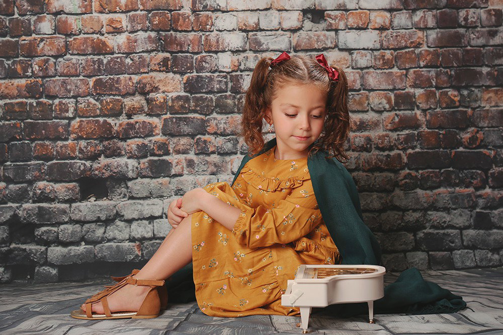 Fun and beautiful moments of childhood and family interaction!