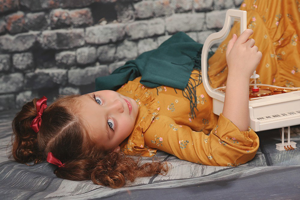 Fun and beautiful moments of childhood and family interaction!