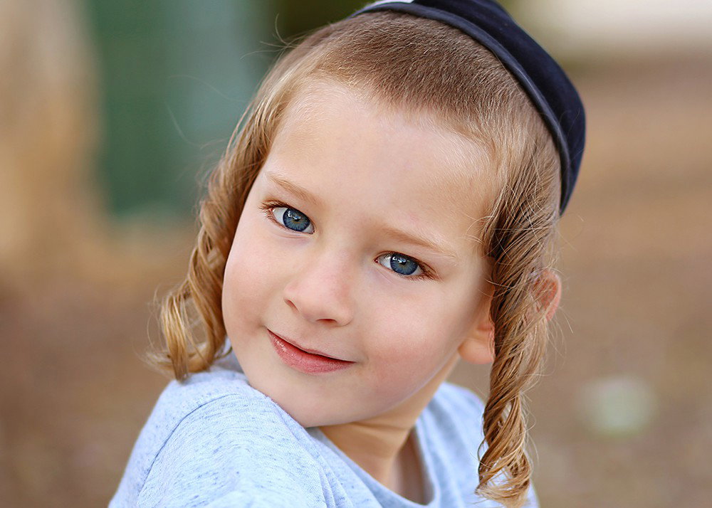 Fun and beautiful moments of childhood and family interaction!