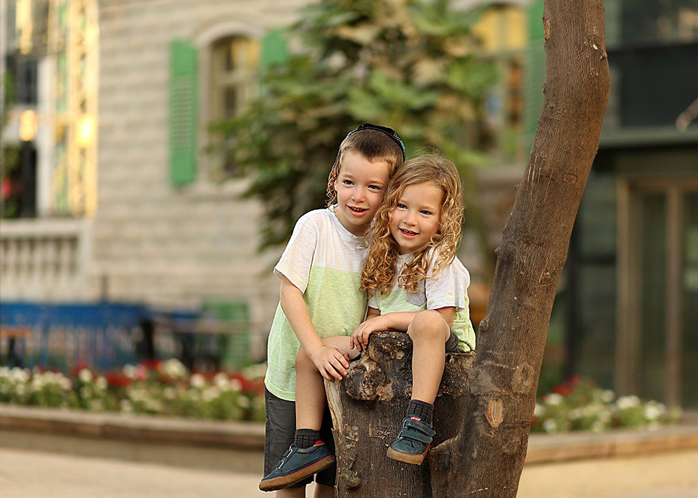 Fun and beautiful moments of childhood and family interaction!