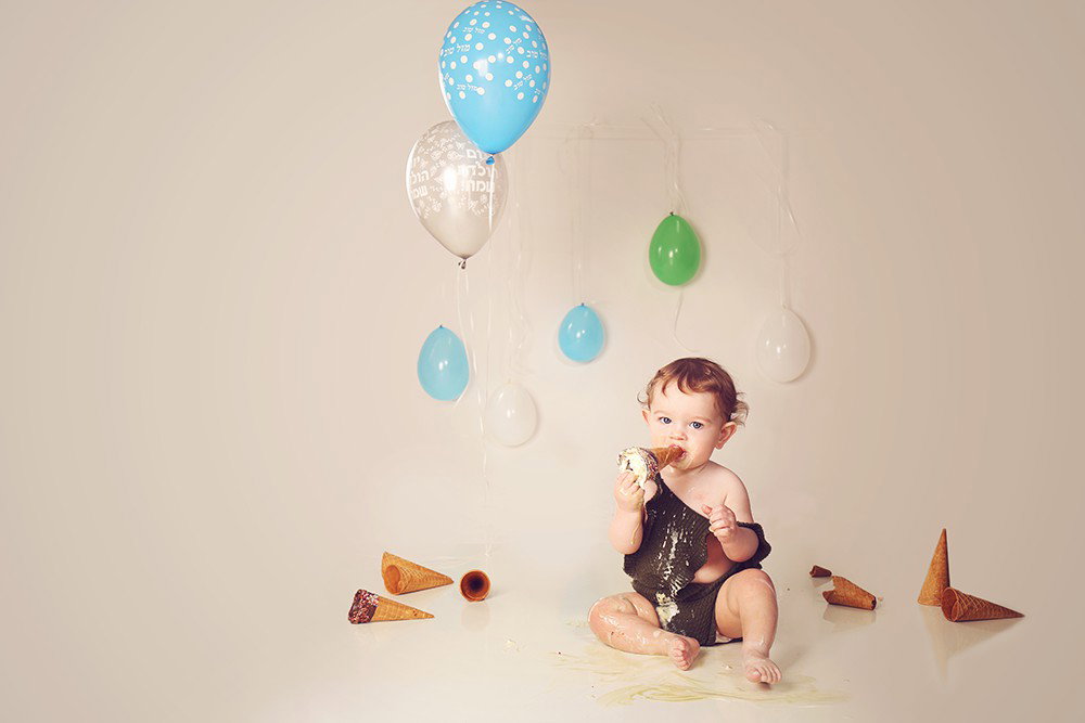 What an amazing age for photos! First birthday - how could you not, a celebration?! Recommended with cake.