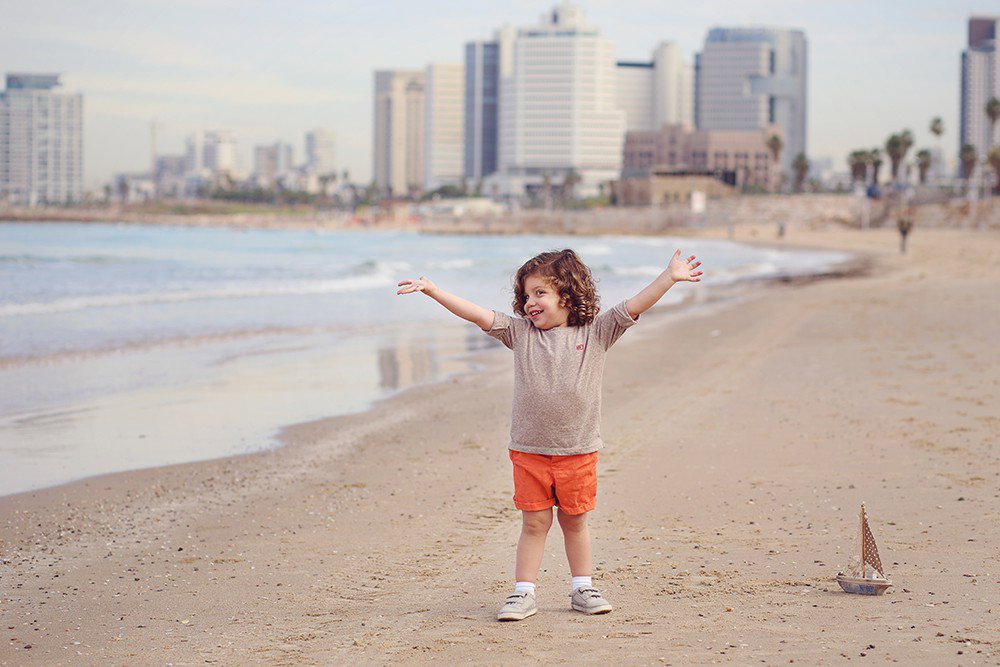 Age 3 how exciting! The moment when the little one turns into a little gerber, is told. And the hair?! At least we will have pictures as a souvenir.