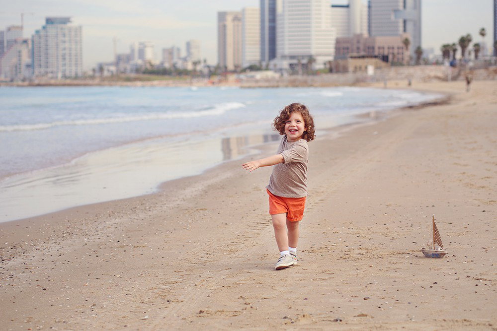 Age 3 how exciting! The moment when the little one turns into a little gerber, is told. And the hair?! At least we will have pictures as a souvenir.