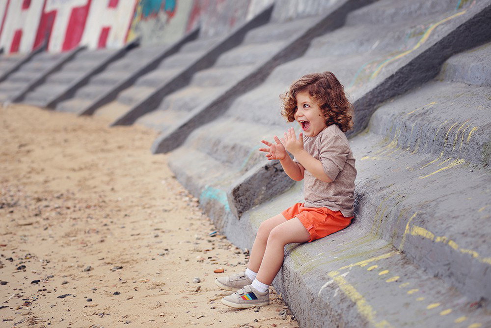 Age 3 how exciting! The moment when the little one turns into a little gerber, is told. And the hair?! At least we will have pictures as a souvenir.