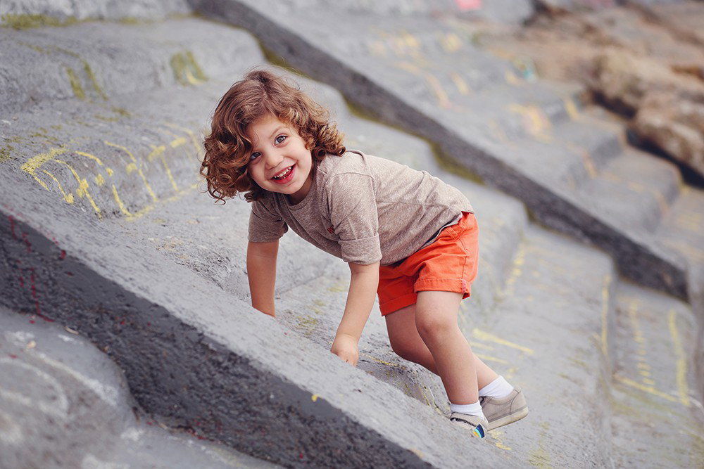Age 3 how exciting! The moment when the little one turns into a little gerber, is told. And the hair?! At least we will have pictures as a souvenir.