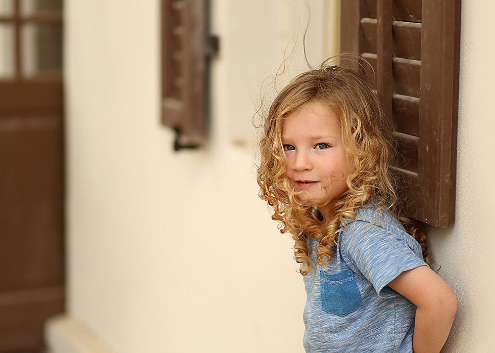 Age 3 how exciting! The moment when the little one turns into a little gerber, is told. And the hair?! At least we will have pictures as a souvenir.