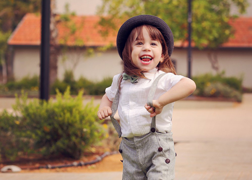 Age 3 how exciting! The moment when the little one turns into a little gerber, is told. And the hair?! At least we will have pictures as a souvenir.