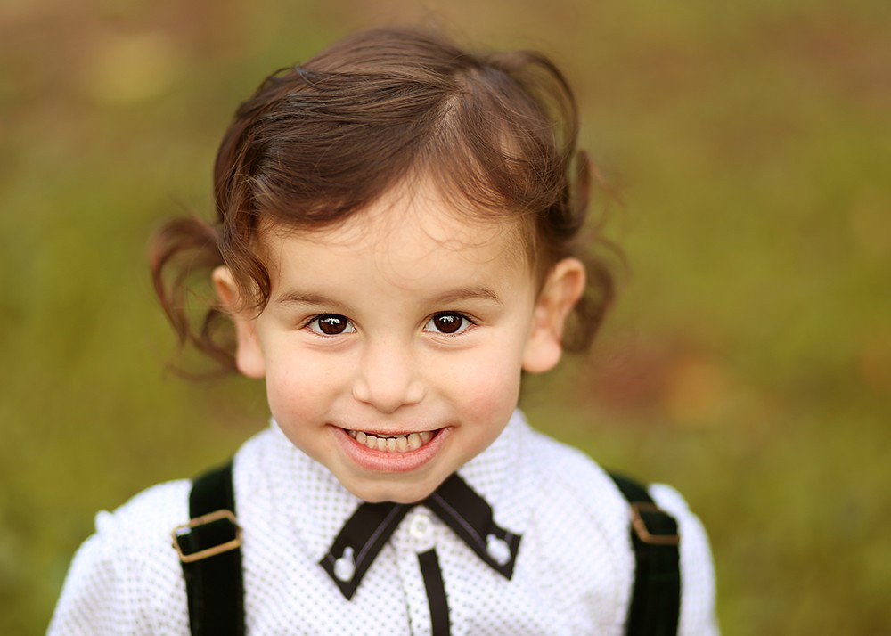 Age 3 how exciting! The moment when the little one turns into a little gerber, is told. And the hair?! At least we will have pictures as a souvenir.