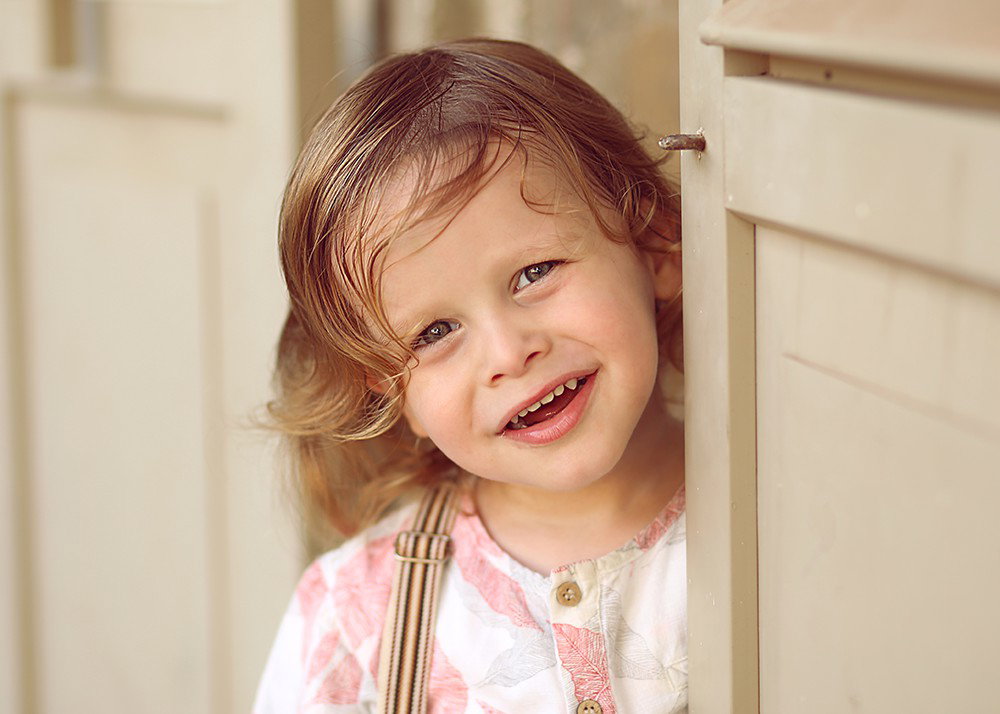 Age 3 how exciting! The moment when the little one turns into a little gerber, is told. And the hair?! At least we will have pictures as a souvenir.