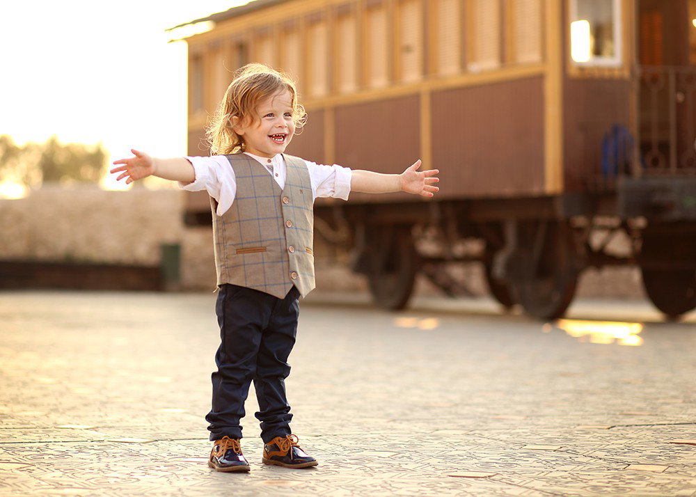 Age 3 how exciting! The moment when the little one turns into a little gerber, is told. And the hair?! At least we will have pictures as a souvenir.