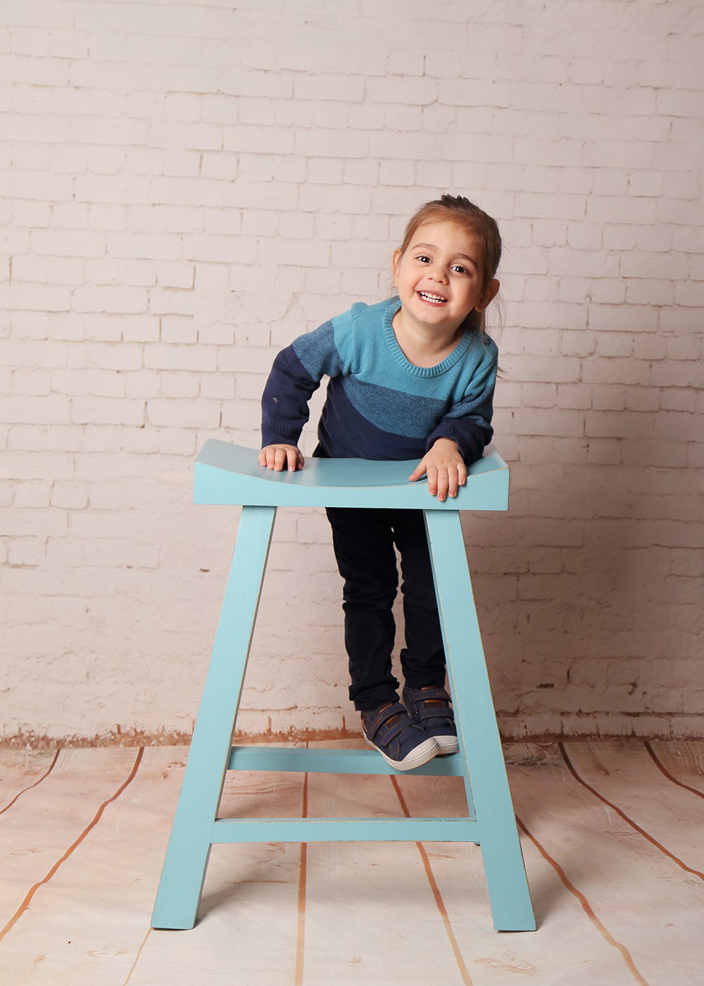 Age 3 how exciting! The moment when the little one turns into a little gerber, is told. And the hair?! At least we will have pictures as a souvenir.