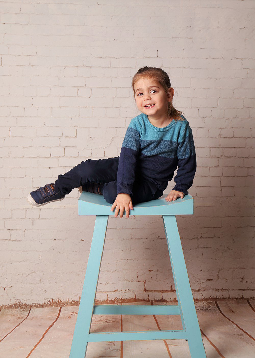 Age 3 how exciting! The moment when the little one turns into a little gerber, is told. And the hair?! At least we will have pictures as a souvenir.