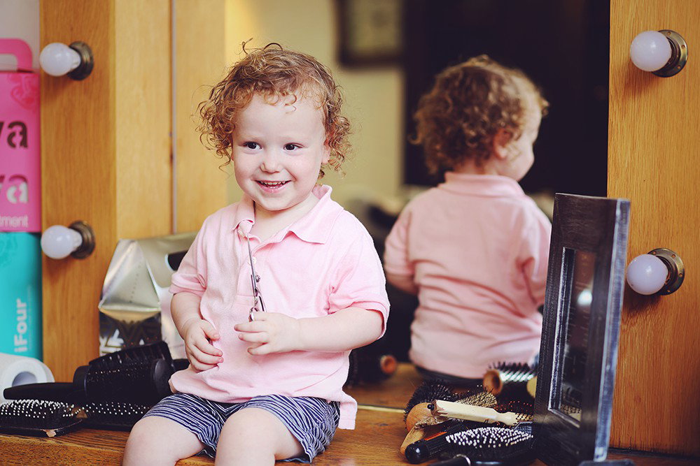 Age 3 how exciting! The moment when the little one turns into a little gerber, is told. And the hair?! At least we will have pictures as a souvenir.