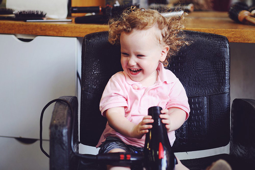 Age 3 how exciting! The moment when the little one turns into a little gerber, is told. And the hair?! At least we will have pictures as a souvenir.