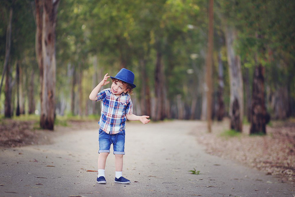 Age 3 how exciting! The moment when the little one turns into a little gerber, is told. And the hair?! At least we will have pictures as a souvenir.