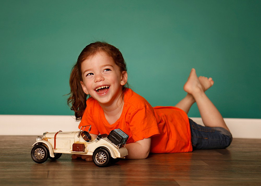 Age 3 how exciting! The moment when the little one turns into a little gerber, is told. And the hair?! At least we will have pictures as a souvenir.