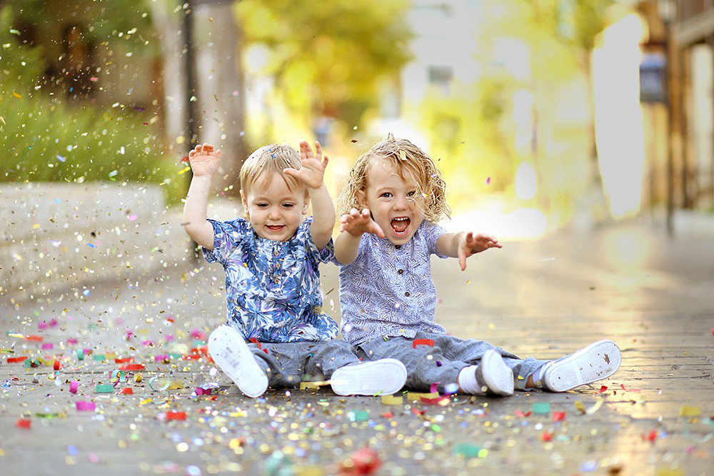 Age 3 how exciting! The moment when the little one turns into a little gerber, is told. And the hair?! At least we will have pictures as a souvenir.