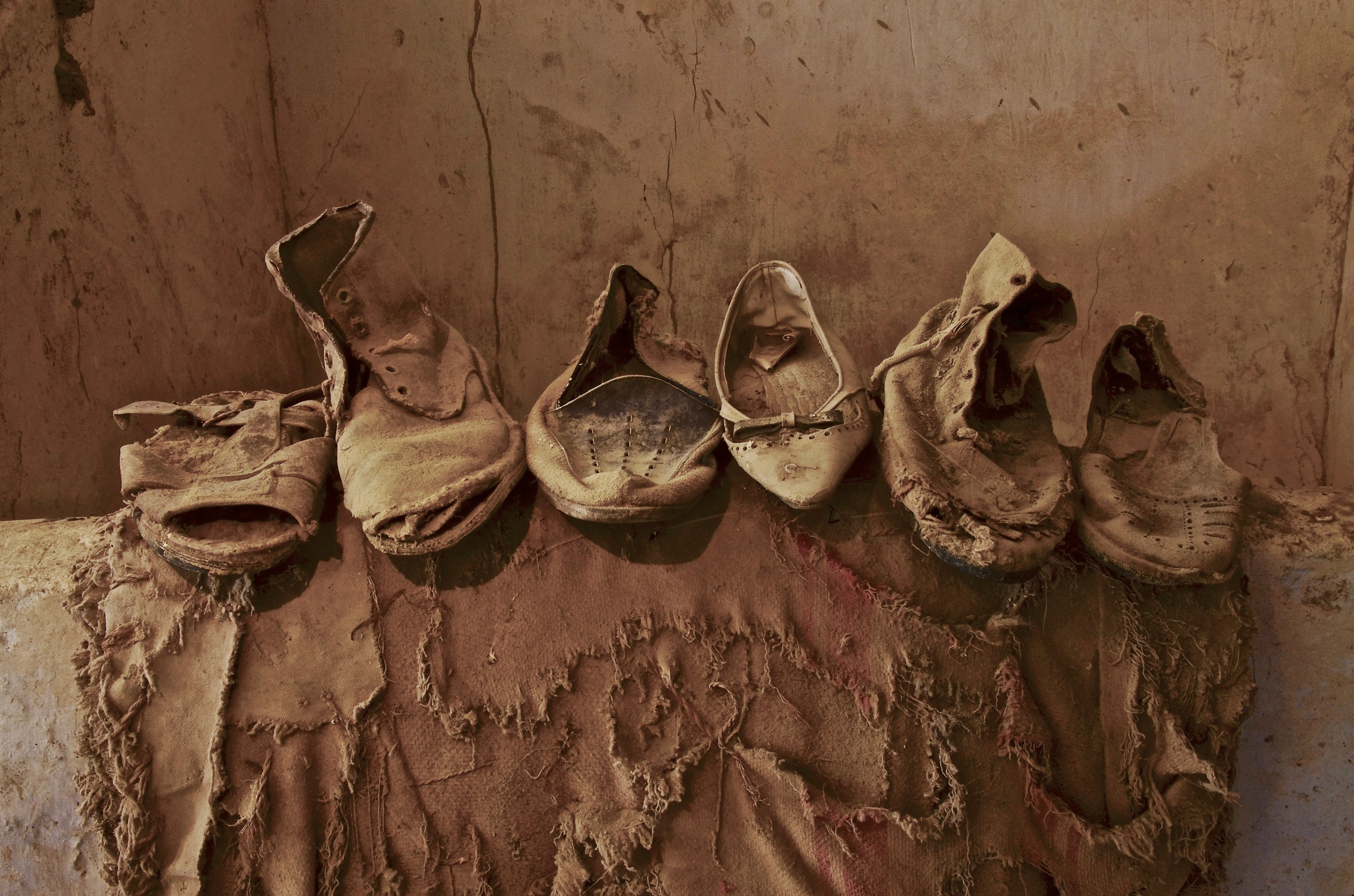 ailing |  Almut Adler