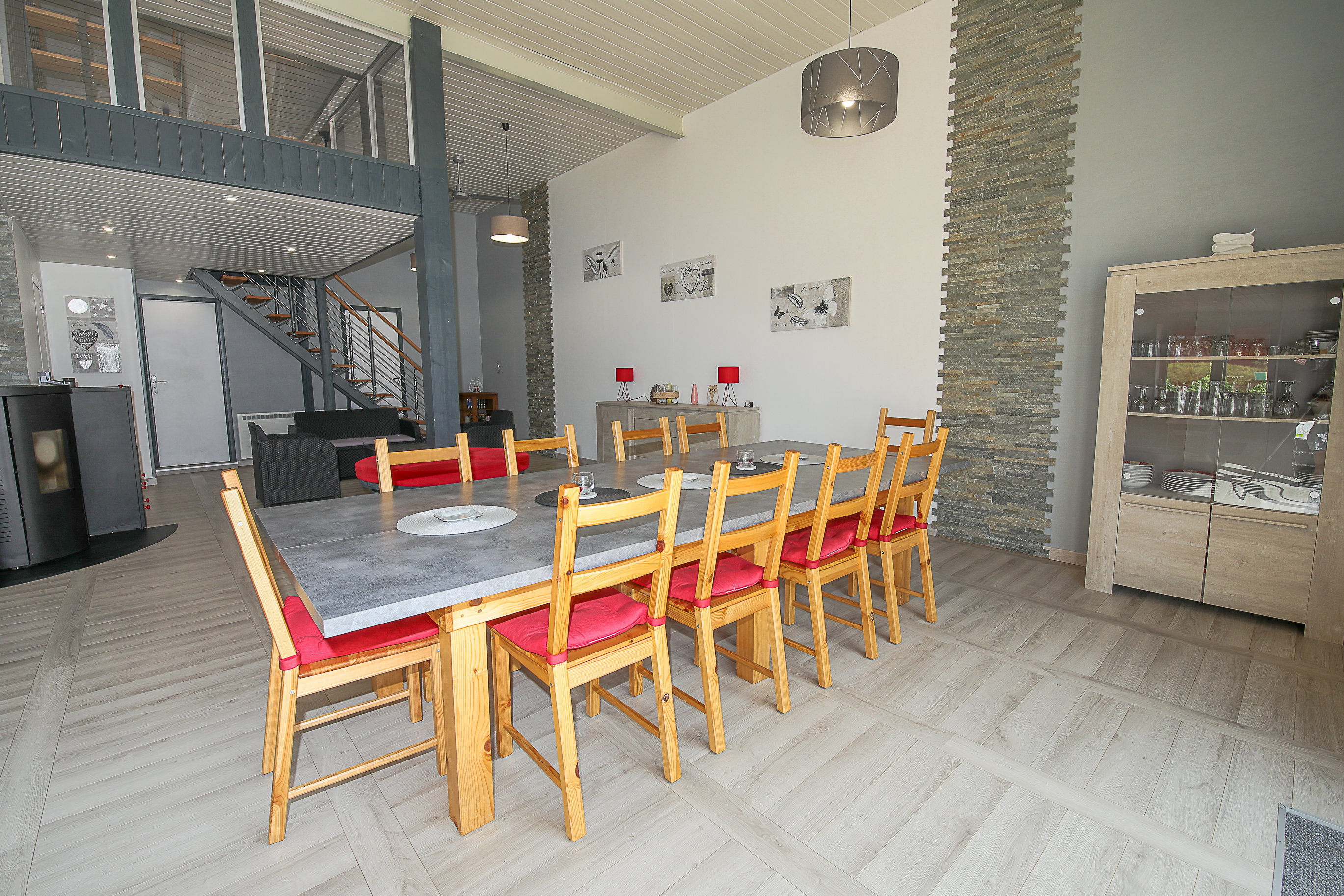 Large room with view to the outside and high ceilings