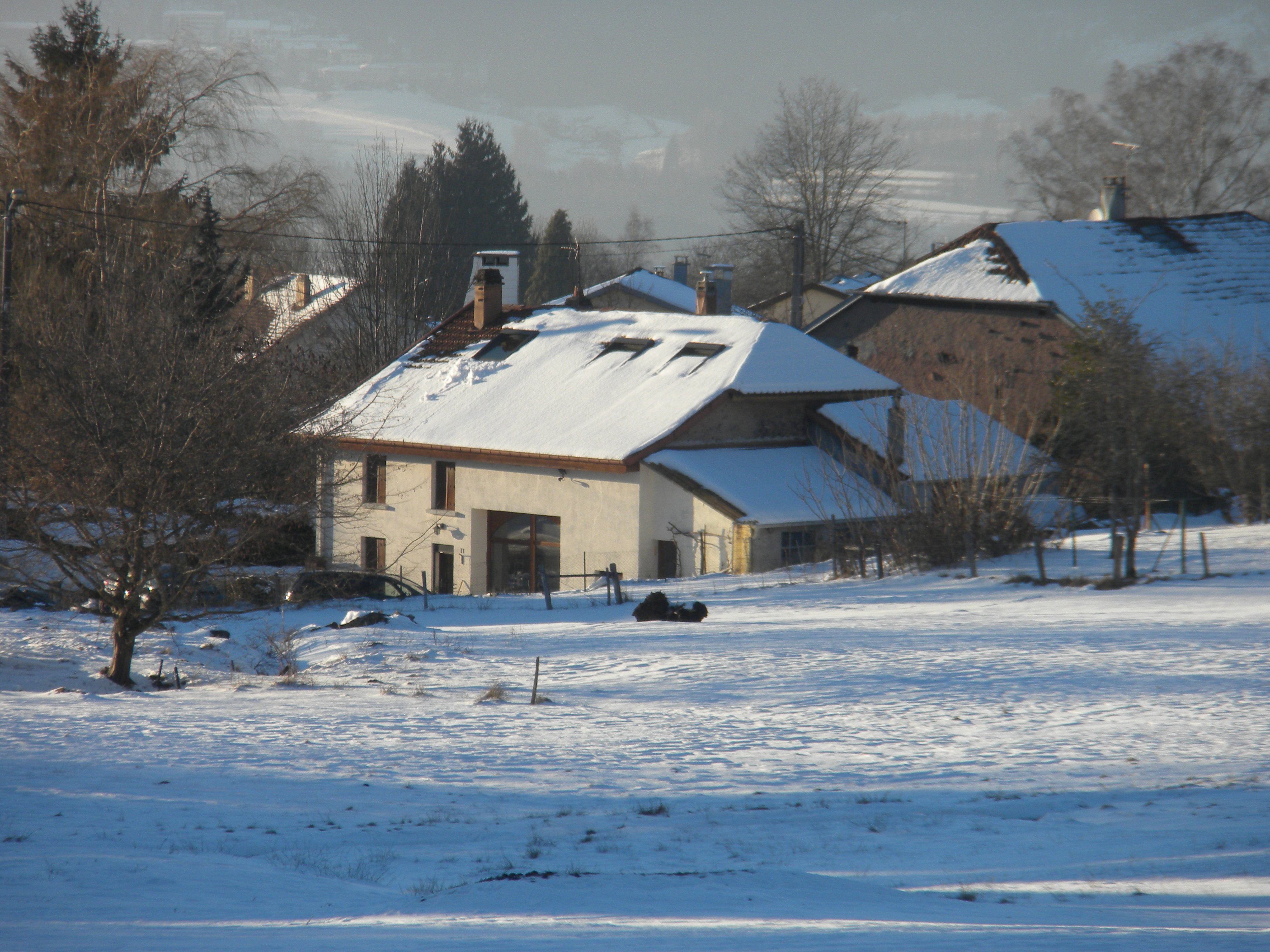 Photos of the exterior and direct surroundings