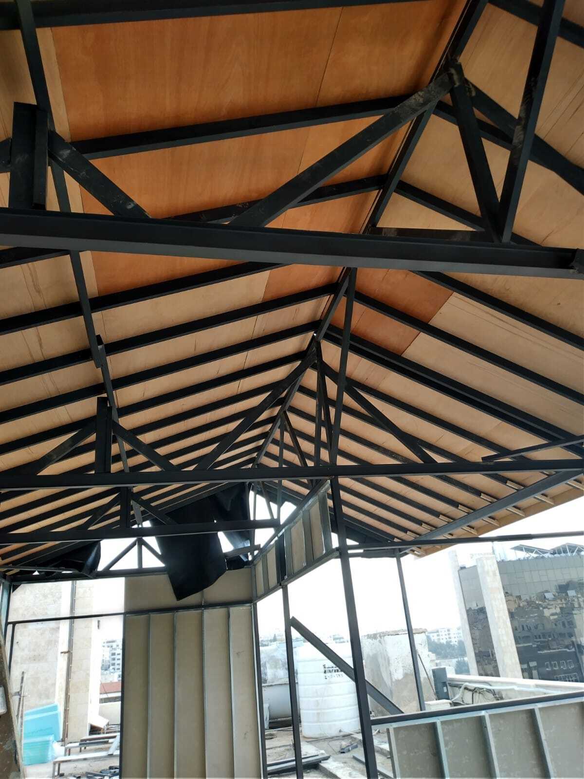 Implementation of a tiled roof in the Rabieh area