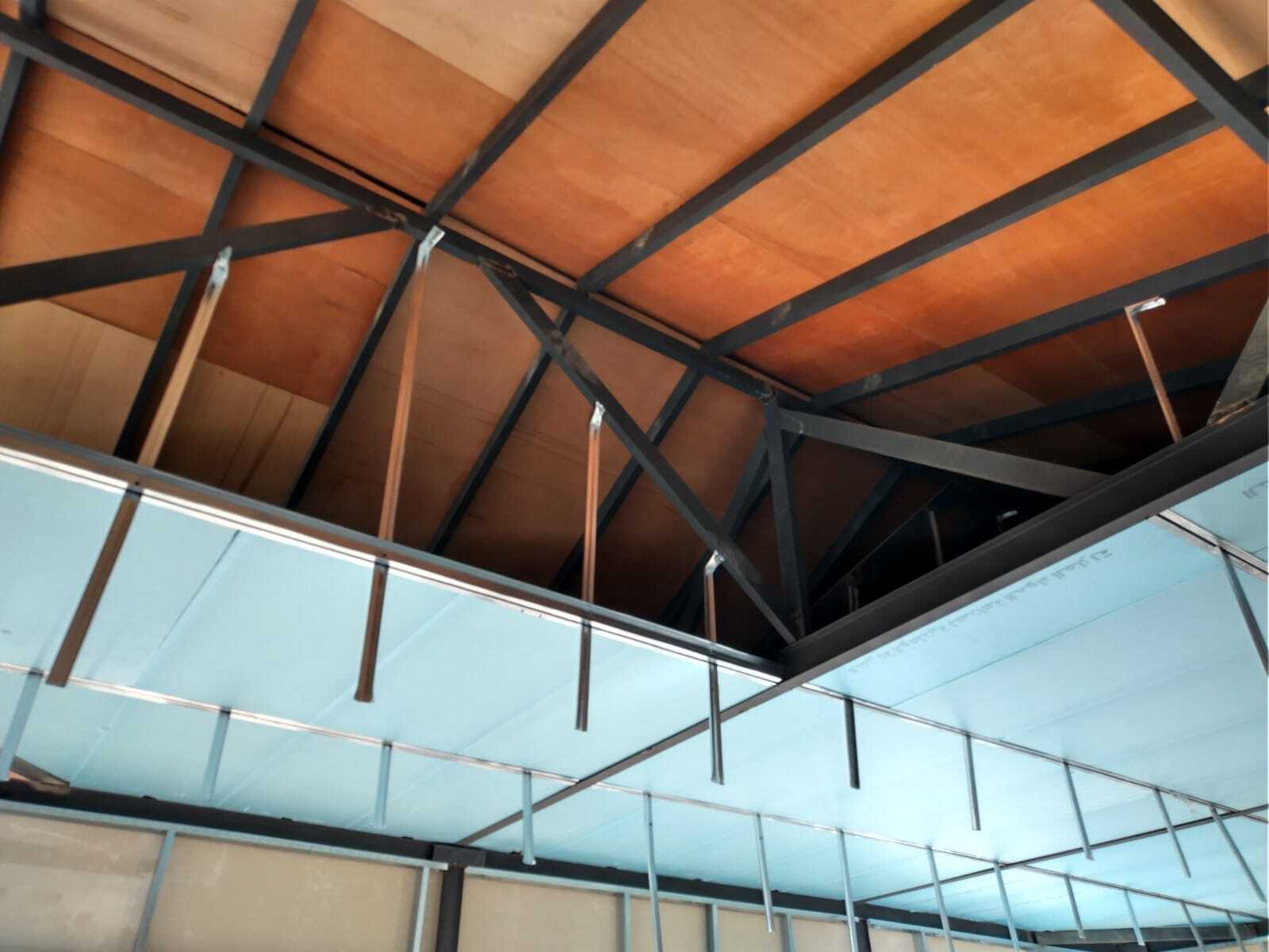 Implementation of a tiled roof in the Rabieh area