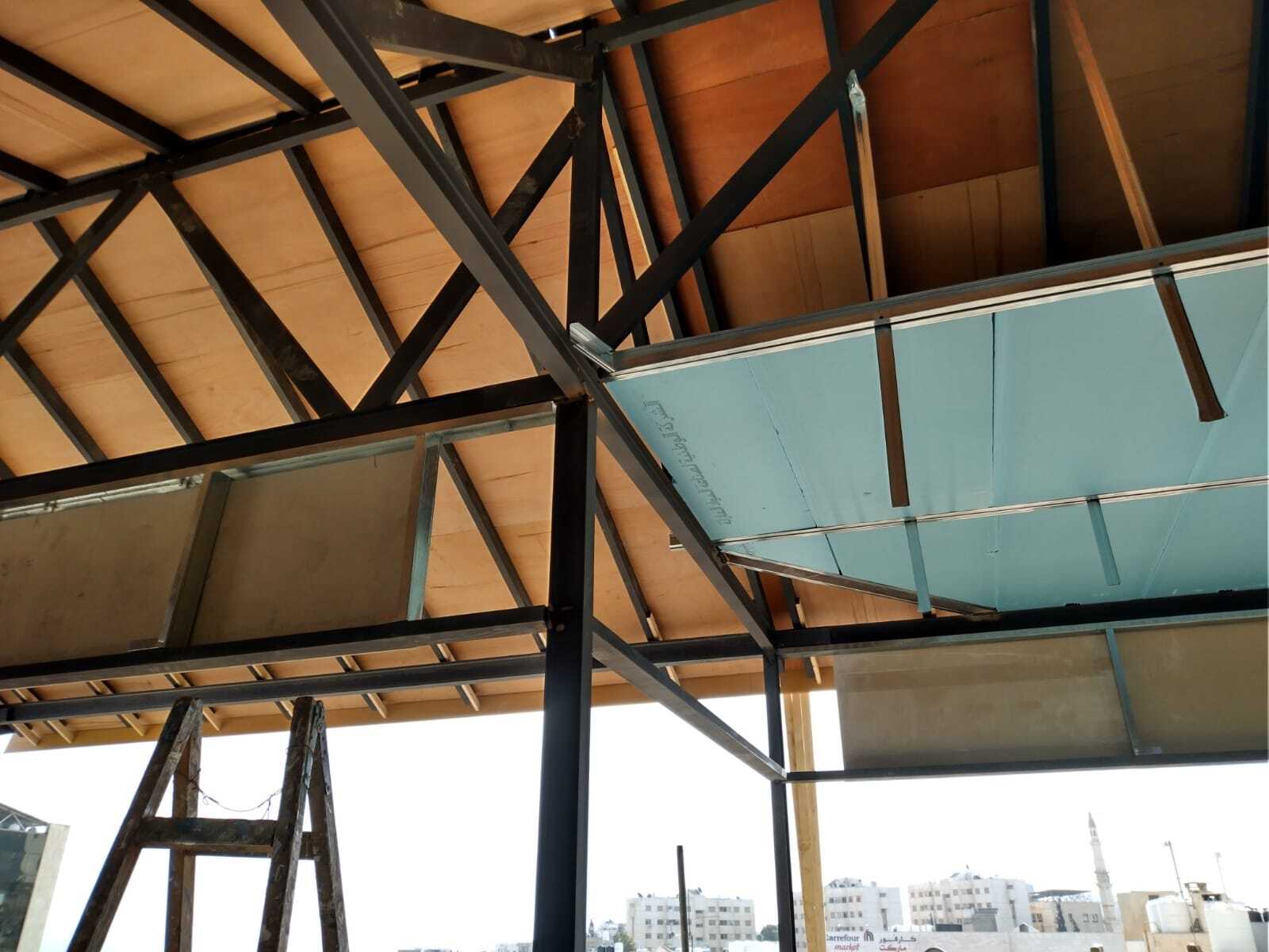 Implementation of a tiled roof in the Rabieh area