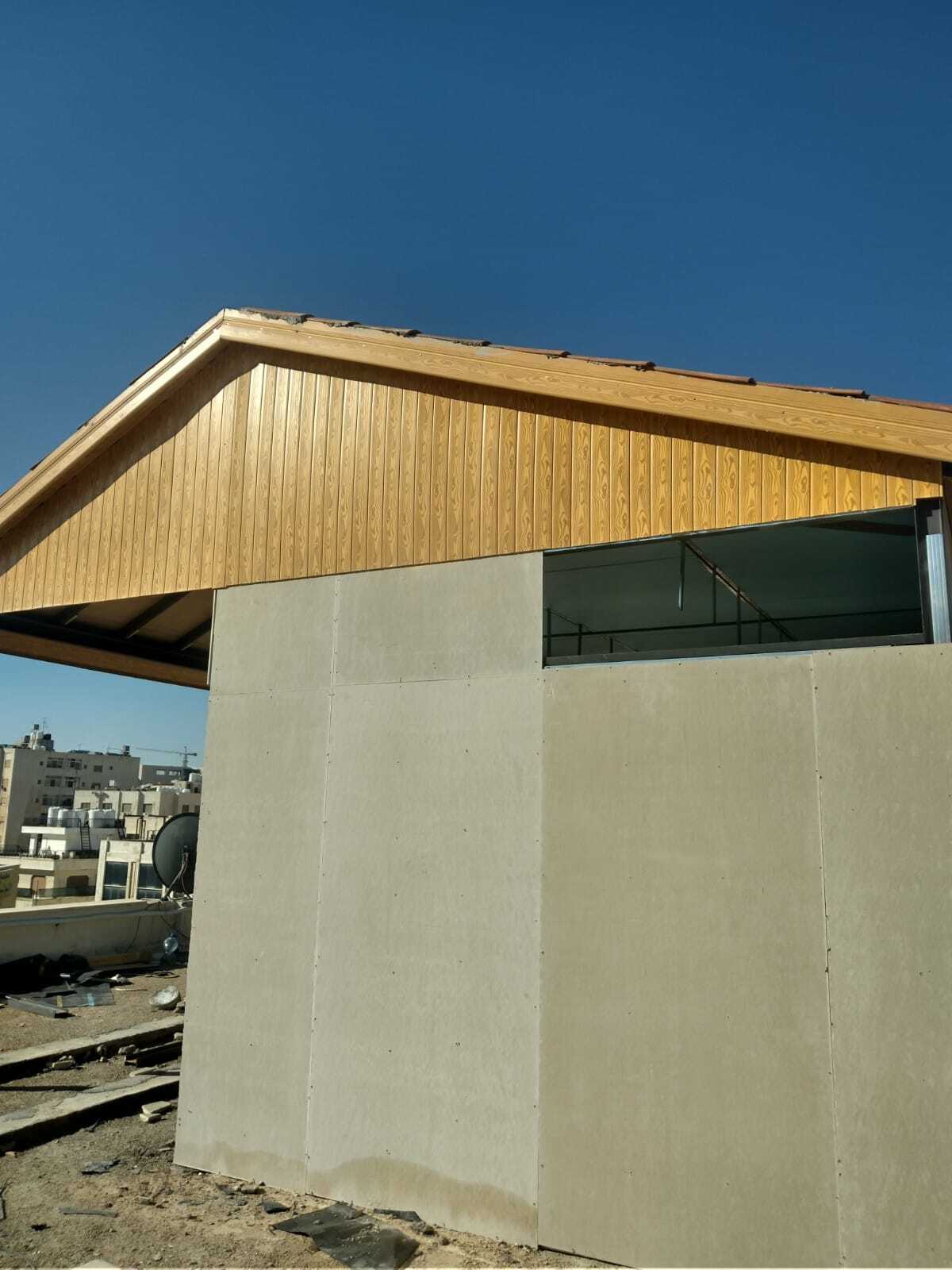 Implementation of a tiled roof in the Rabieh area