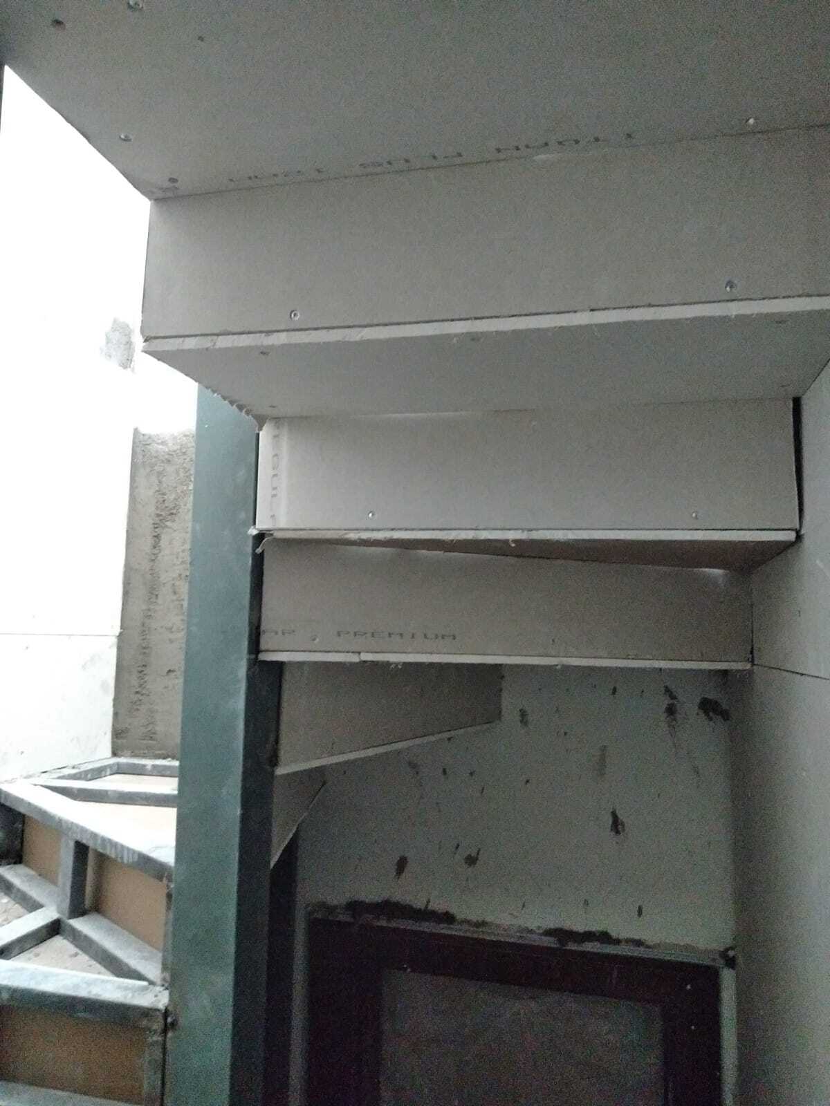 Interior staircase for a duplex apartment