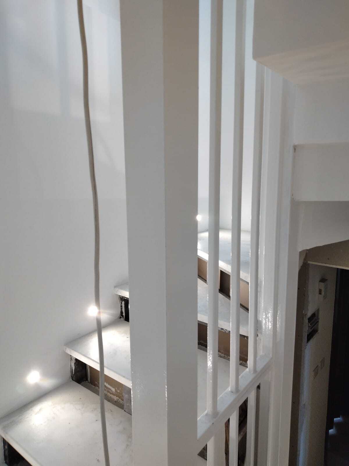 Interior staircase for a duplex apartment