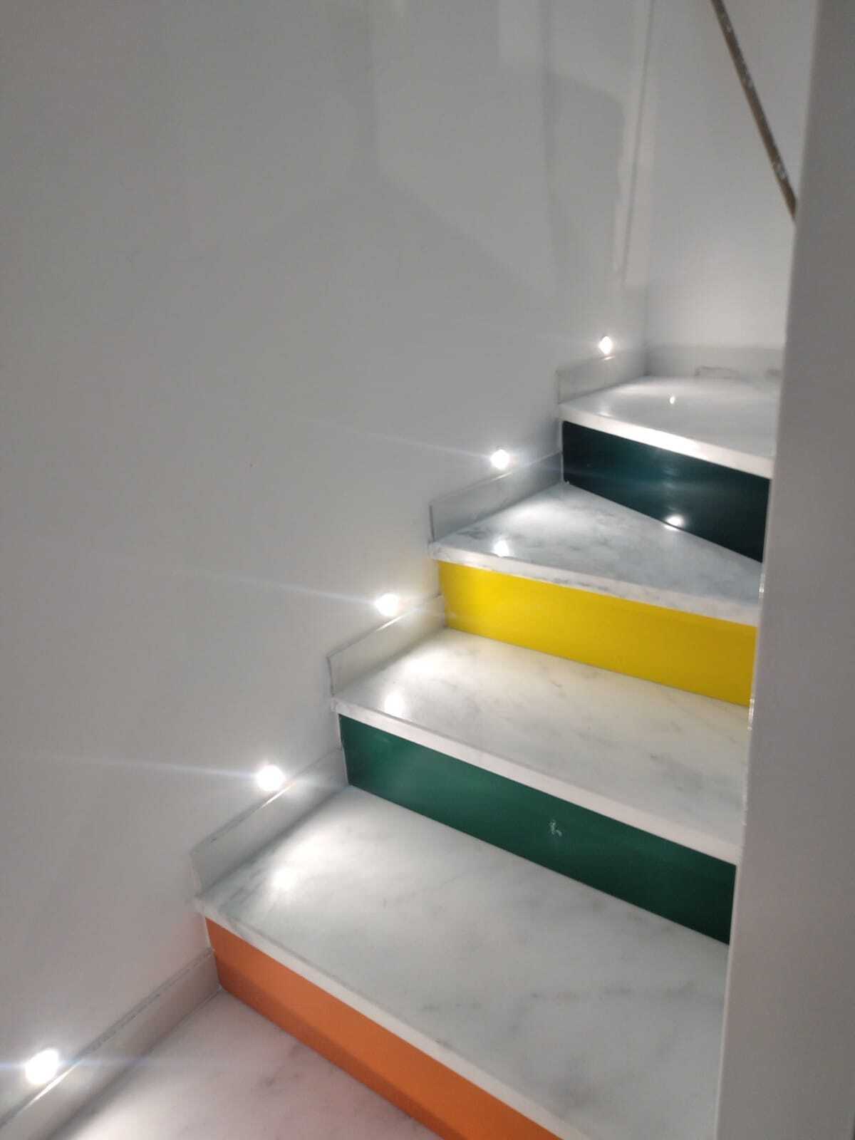 Interior staircase for a duplex apartment