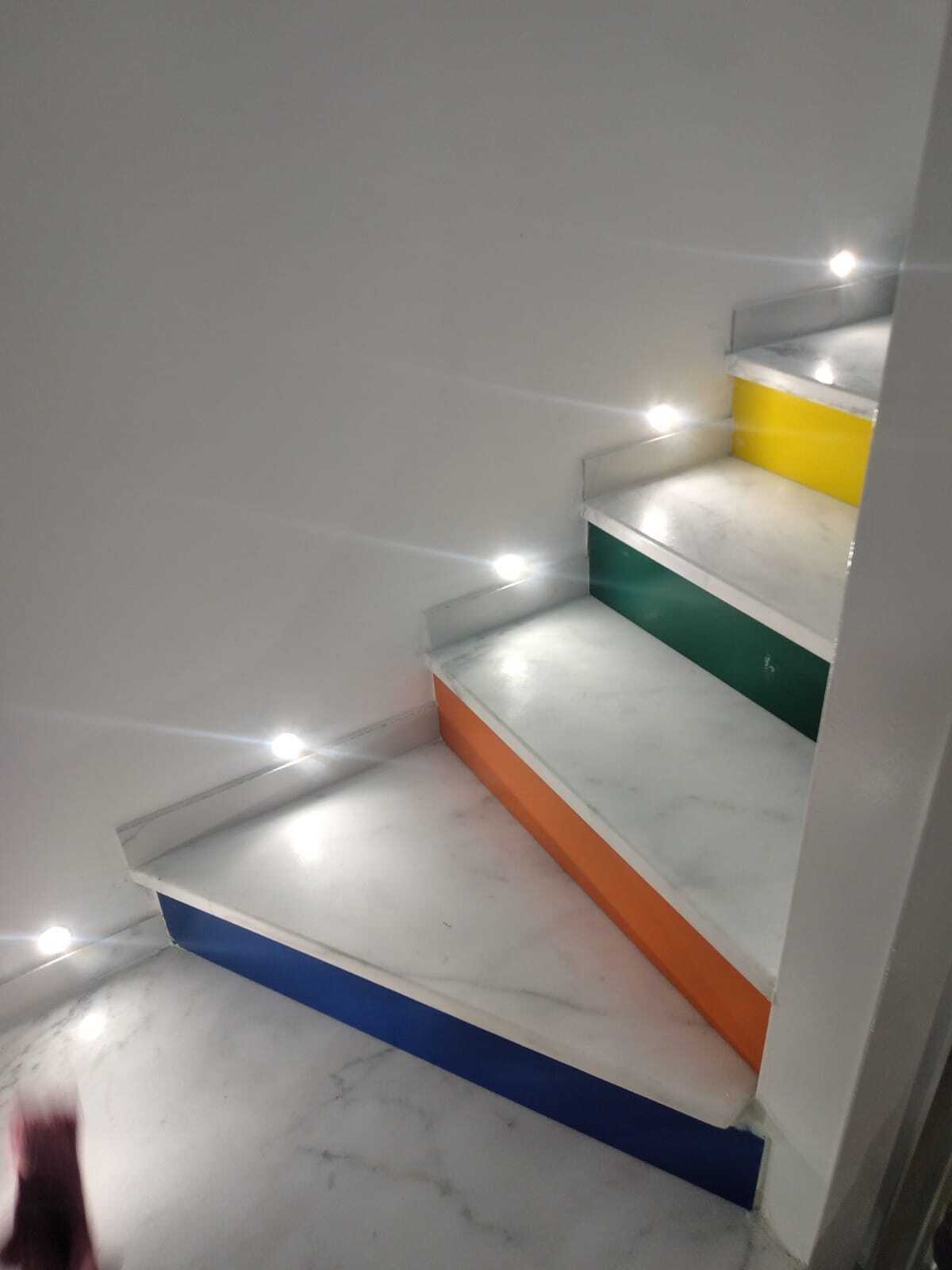 Interior staircase for a duplex apartment