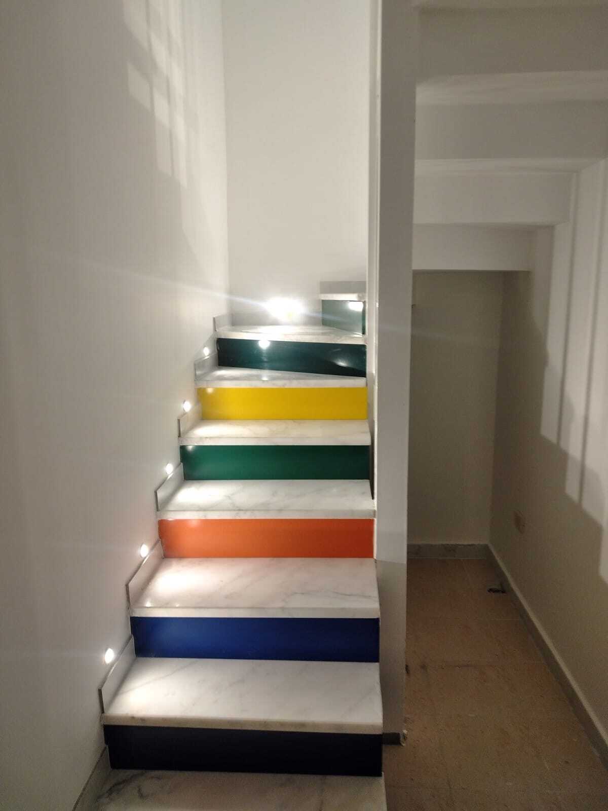 Interior staircase for a duplex apartment